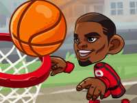 Спортивные трюки: прицелься и забрось мяч в баскетбольную сетку
